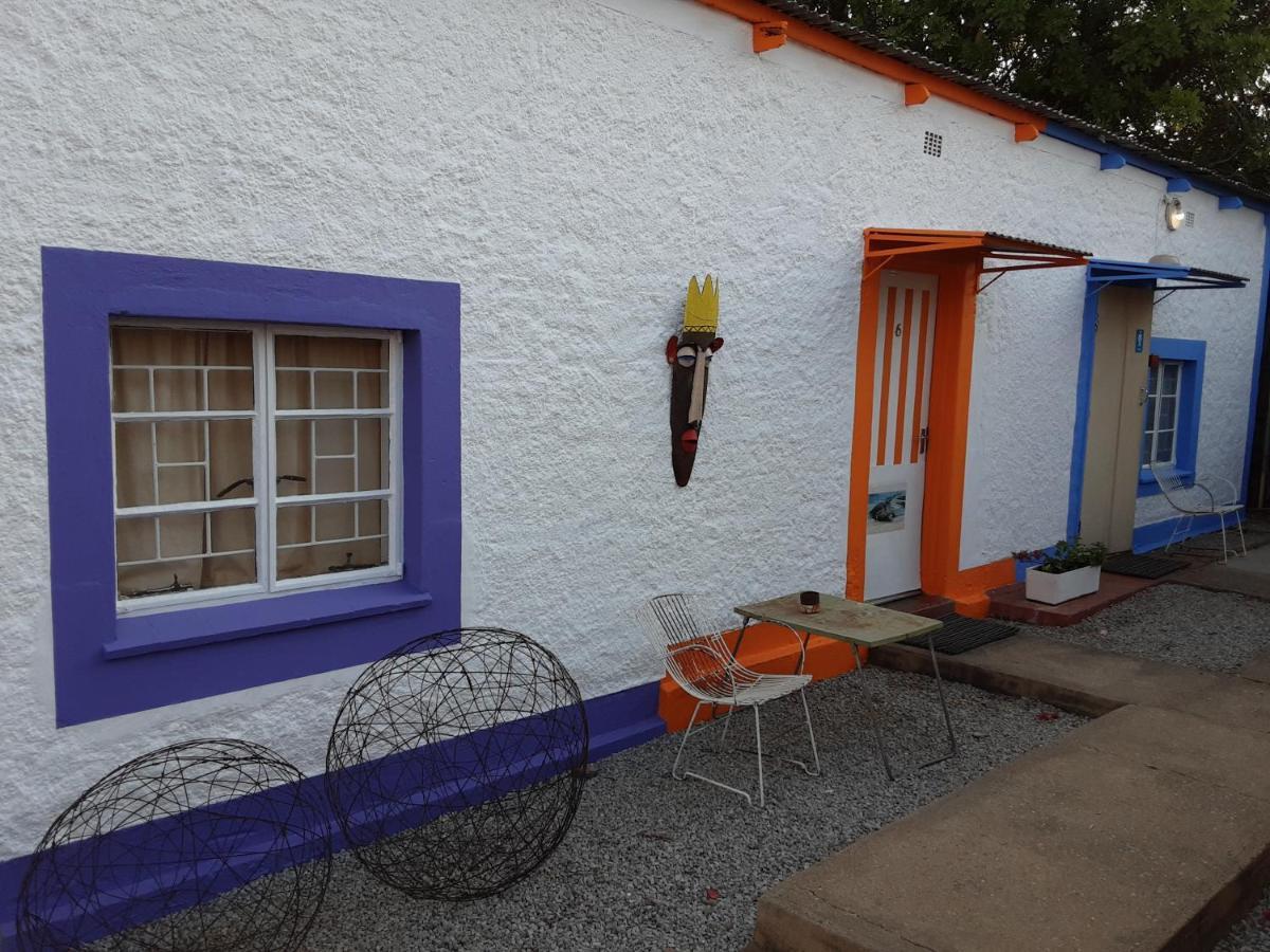 Kai-Oms Backpackers Lodge Outjo Exterior photo