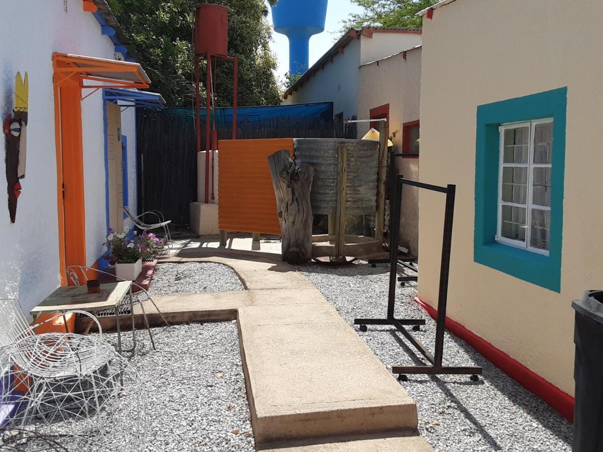 Kai-Oms Backpackers Lodge Outjo Exterior photo