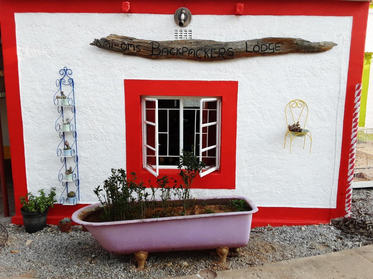 Kai-Oms Backpackers Lodge Outjo Exterior photo