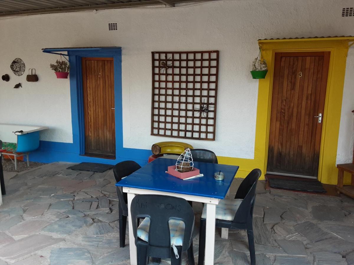 Kai-Oms Backpackers Lodge Outjo Exterior photo