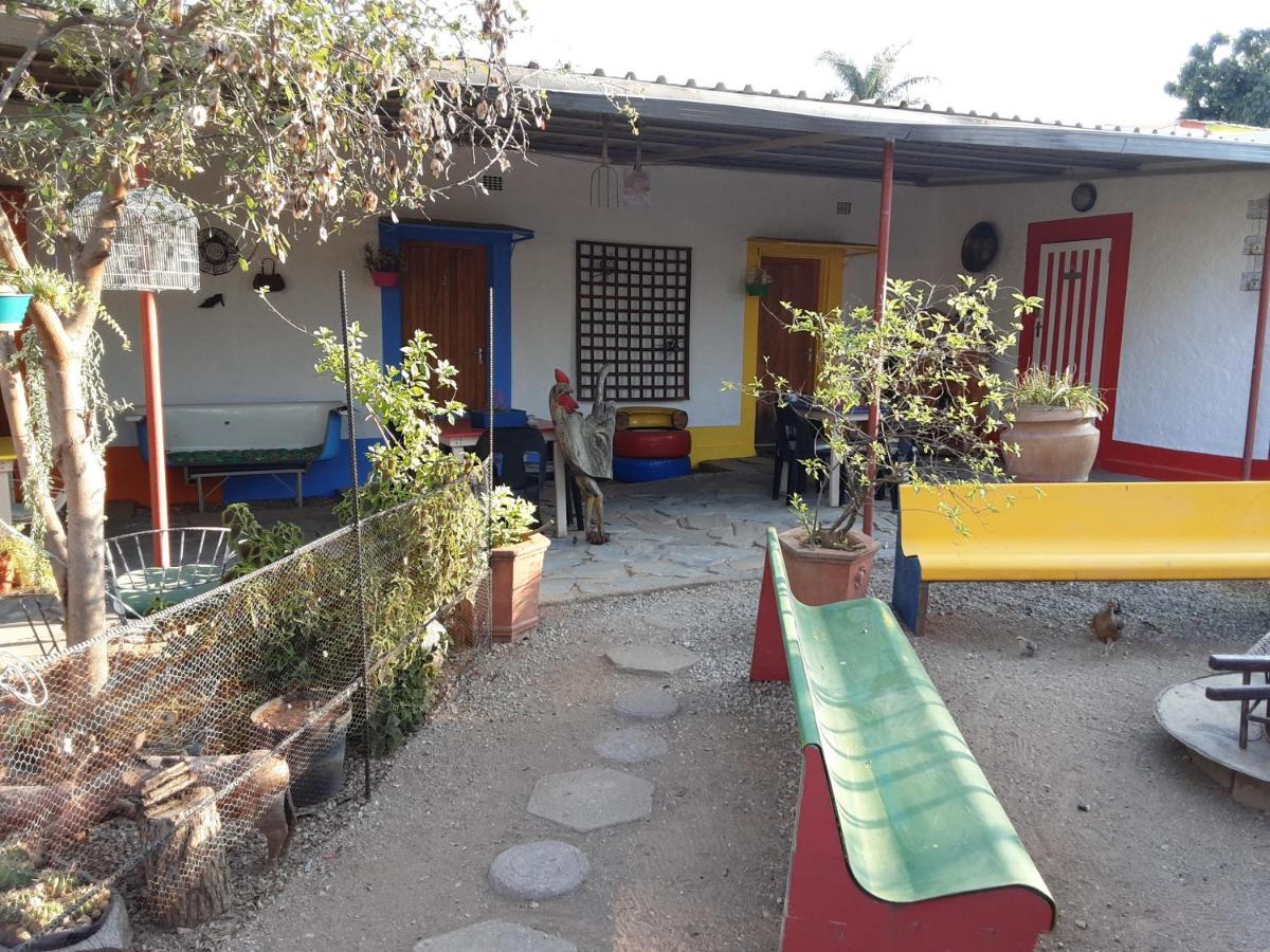 Kai-Oms Backpackers Lodge Outjo Exterior photo