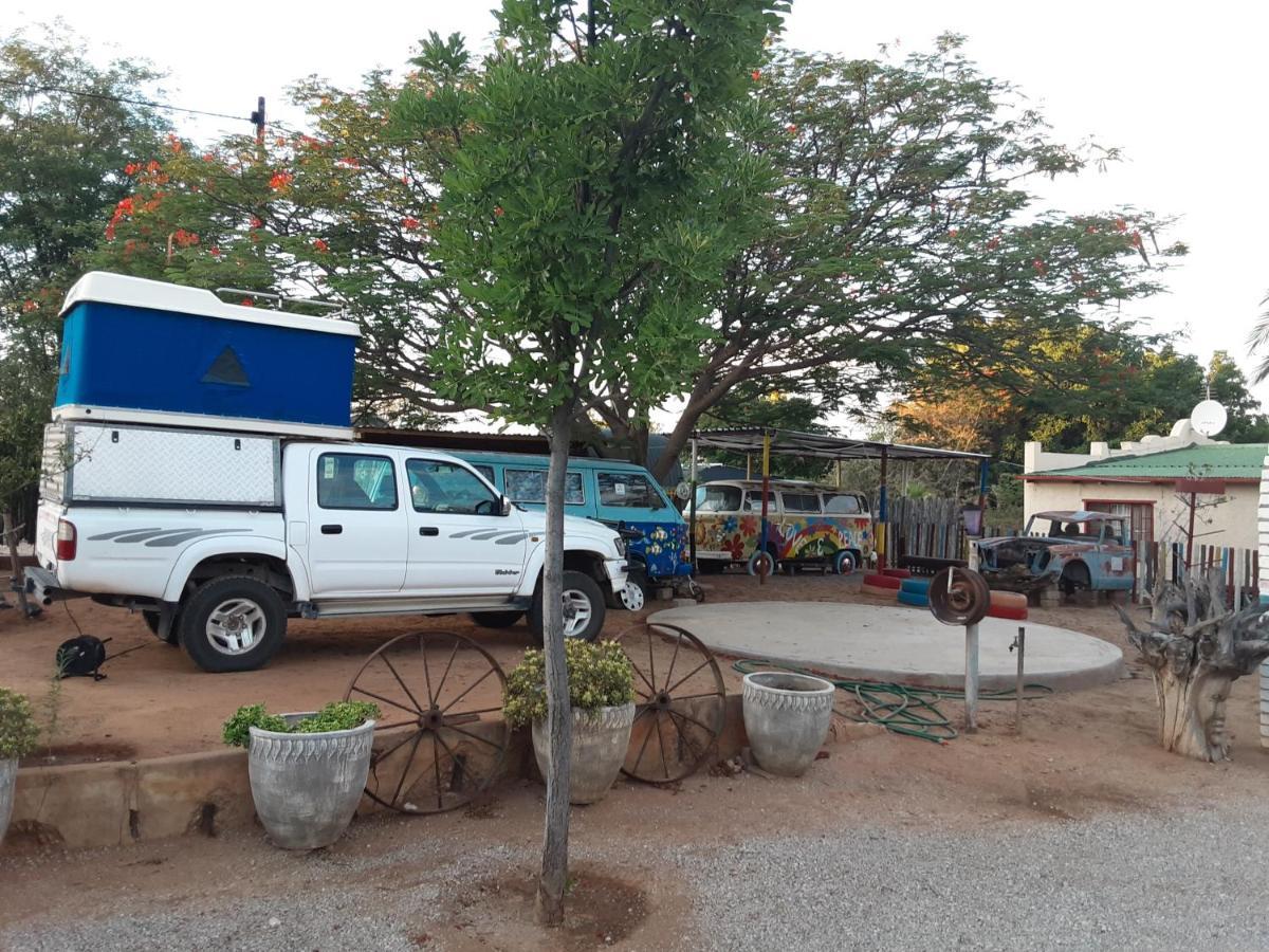 Kai-Oms Backpackers Lodge Outjo Exterior photo