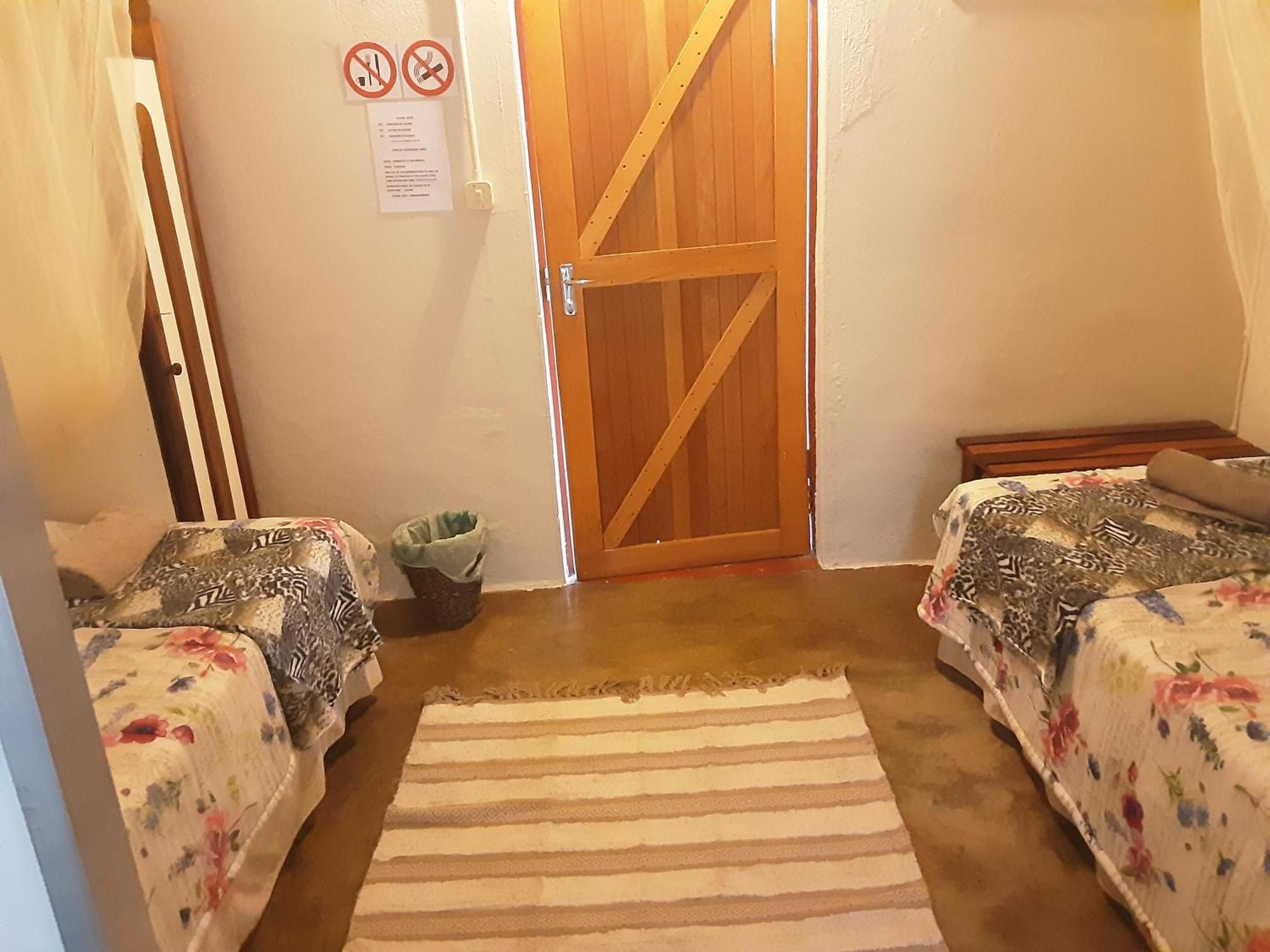 Kai-Oms Backpackers Lodge Outjo Exterior photo